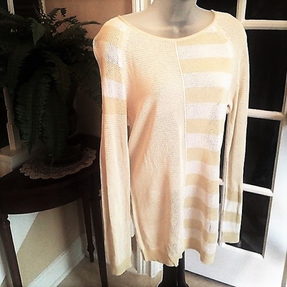 262.5 Sweaters - Light Mesh Popover Tunic NWOT M